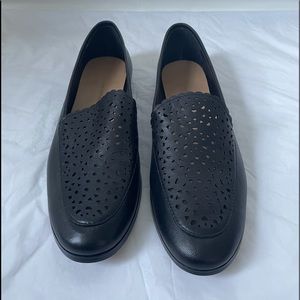 BANANA REPUBLIC PERFORATED LOAFERS COLOR BLACK SIZE 8 1/2 NWT